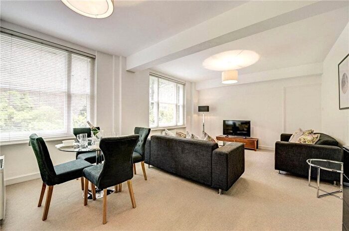 1 Bedroom Flat To Rent In Hill Street, Mayfair, London, W1J