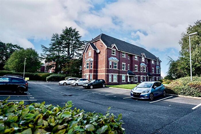 2 Bedroom Flat For Sale In Westholme Close, Congleton, CW12