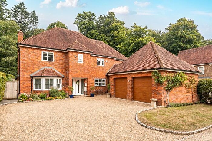 4 Bedroom Detached House For Sale In Henley-On-Thames, Oxfordshire, RG9