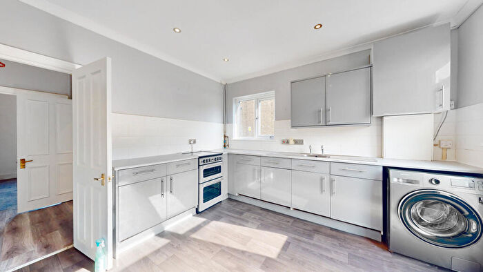 2 Bedroom Bungalow To Rent In Clock House Road, BR3