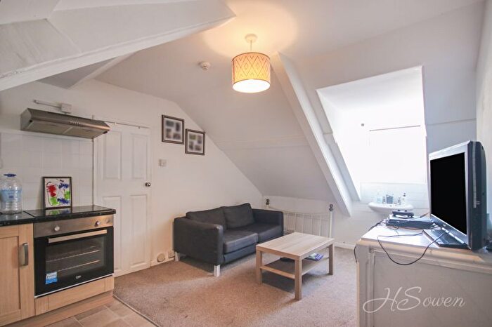 1 Bedroom Flat To Rent In South Street, Torquay, TQ2