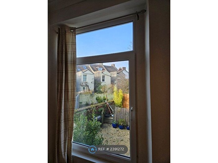 2 Bedroom Flat To Rent In Dean Lane, Bristol, BS3