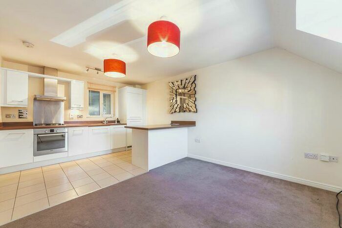 2 Bedroom Detached House To Rent In Gardenia Road, Bromley, BR1