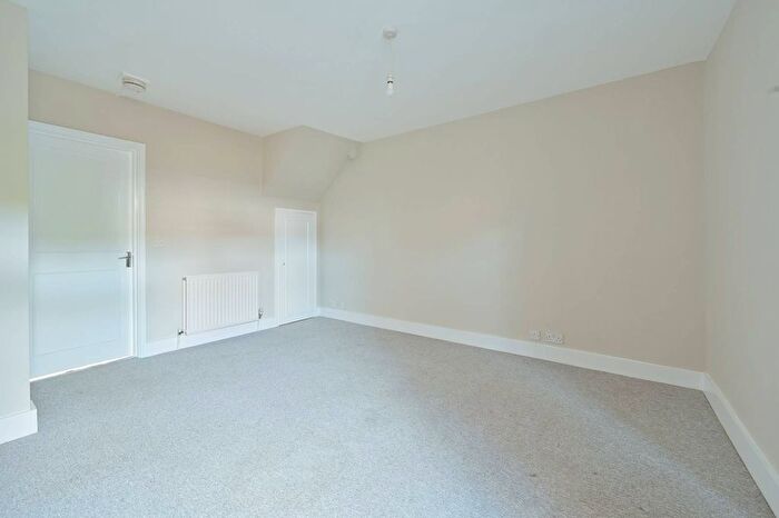 1 Bedroom Flat To Rent In Acme Road, Watford, WD24