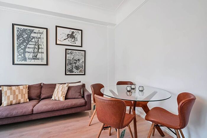 1 Bedroom Flat To Rent In Turks Row, Chelsea, London, SW3