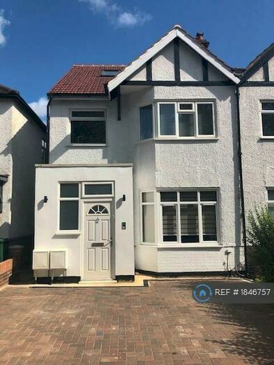 2 Bedroom Flat To Rent In Sunningfields Road, London, NW4