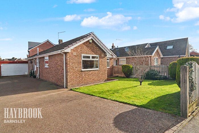 3 Bedroom Detached Bungalow For Sale In Poplar Avenue, Shafton, S72