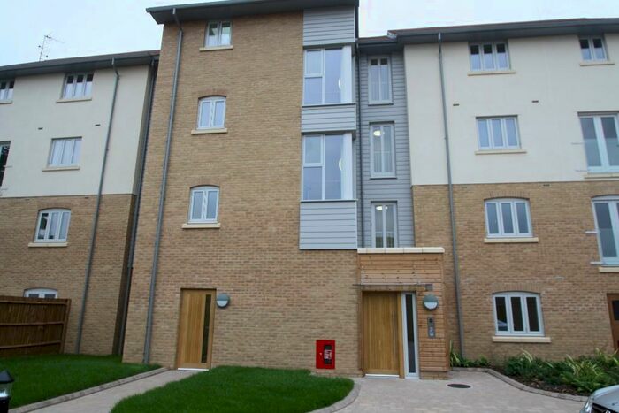 1 Bedroom Flat To Rent In New Mossford Way, Ilford, London, IG6