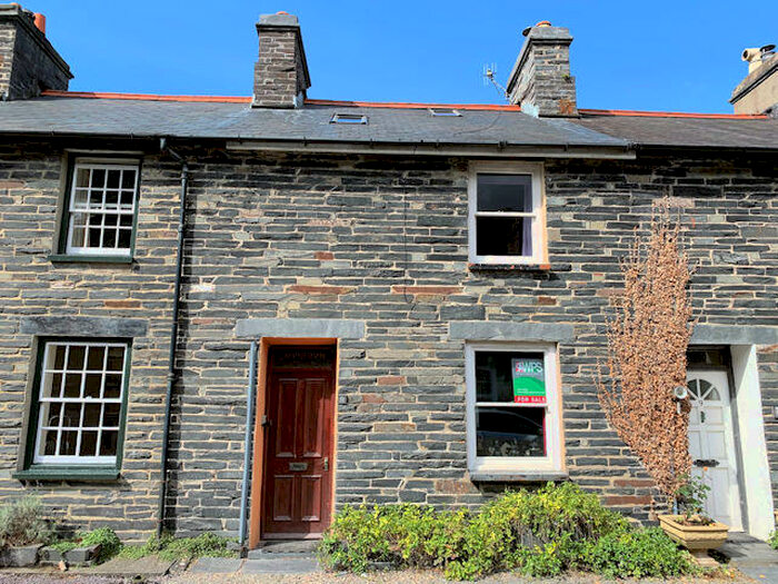 2 Bedroom Terraced House For Sale In Tan Y Bryn Street, Abergynolwyn, LL36