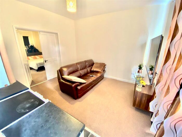 1 Bedroom Flat To Rent In Birdwell Road, Sheffield, S4