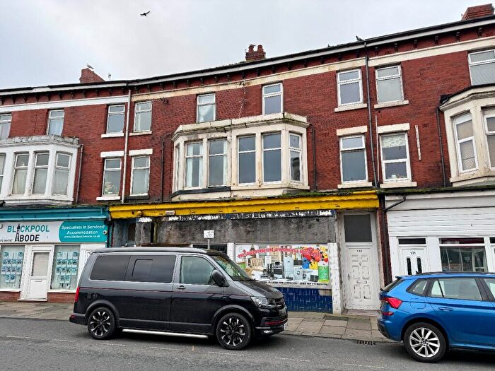 3 Bedroom Maisonette For Sale In Central Drive, Blackpool, Lancashire, FY1