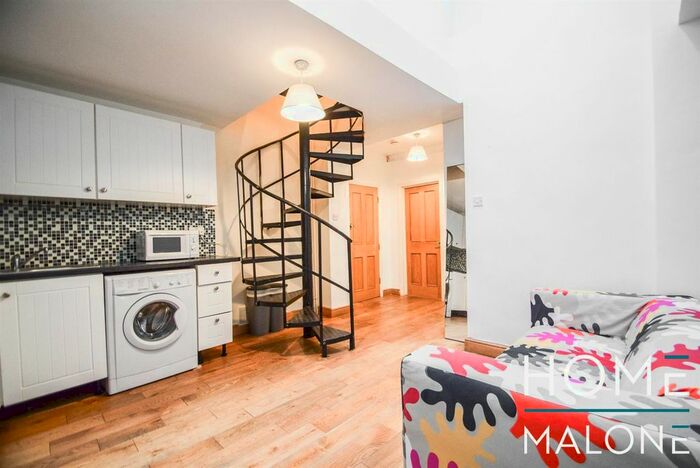 2 Bedroom Flat To Rent In Newington Green Road, London, N1