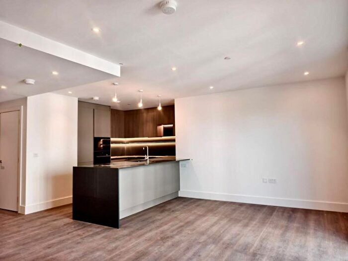 2 Bedroom Flat To Rent In Lavender Way, London, E3