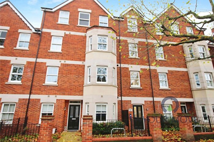2 Bedroom Flat To Rent In Warwick Avenue, Bedford, Bedfordshire, MK40