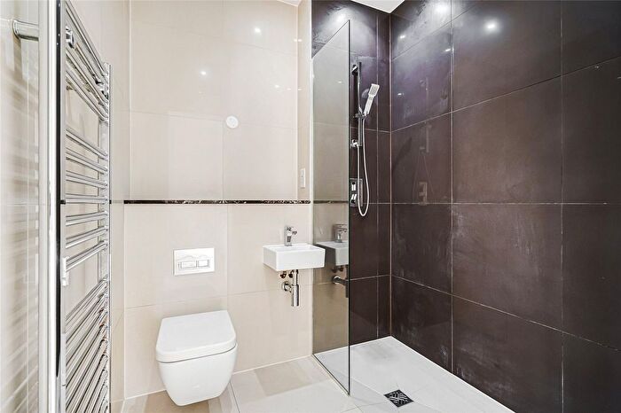 2 Bedroom Flat To Rent In Cabanel Place, Lollard Street, London, SE11