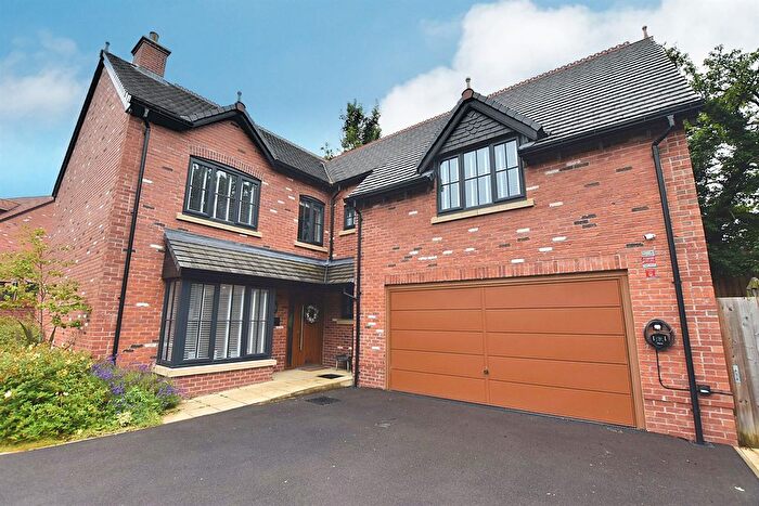 5 Bedroom Detached House For Sale In Alder Way, Holmes Chapel, Crewe, CW4