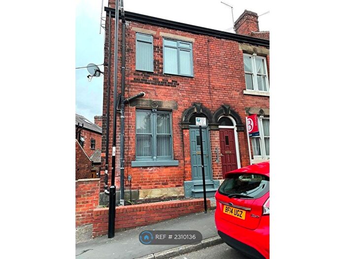 3 Bedroom End Of Terrace House To Rent In Broomspring Lane, Sheffield, S10