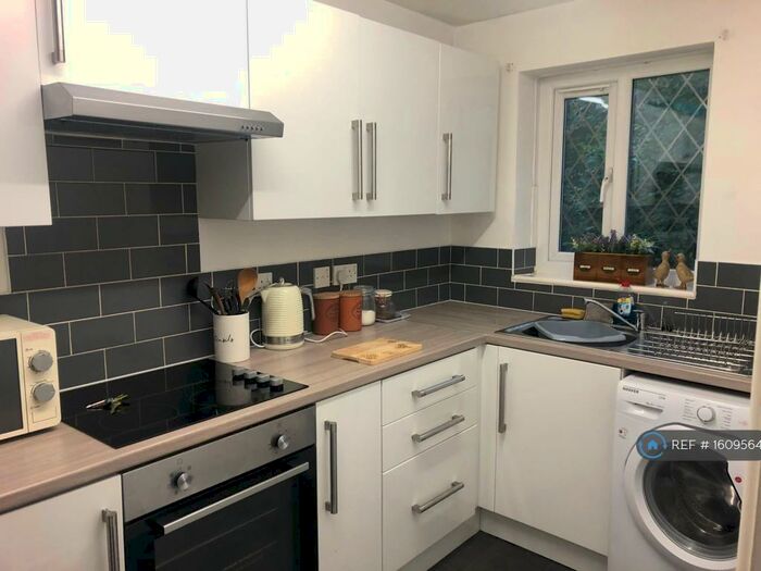 2 Bedroom Flat To Rent In Parr Lane, Bury, BL9