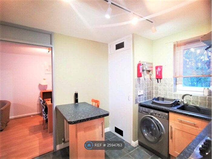 2 Bedroom Flat To Rent In Consul Court, Cambridge, CB4