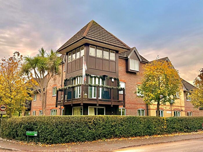 2 Bedroom Flat For Sale In Yachtsman Close, Bursledon, Southampton, SO31