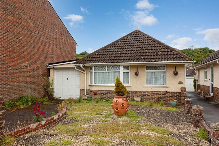 2 Bedroom Detached Bungalow For Sale In Mile Oak Road, Portslade, BN41