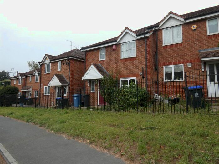 3 Bedroom Semi-Detached House To Rent In Coalmans Way, Burnham, Slough, SL1