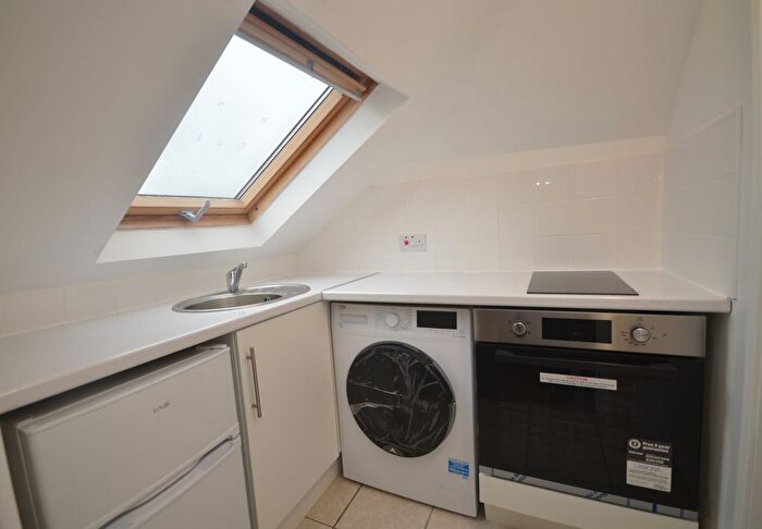 1 Bedroom Studio To Rent In Glennie Road, West Norwood, London, SE27