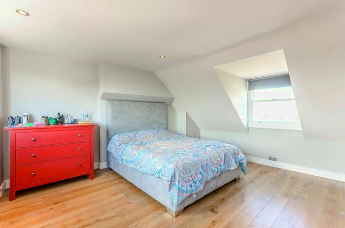 3 Bedroom Maisonette To Rent In Petherton Road, Highbury, London, N5