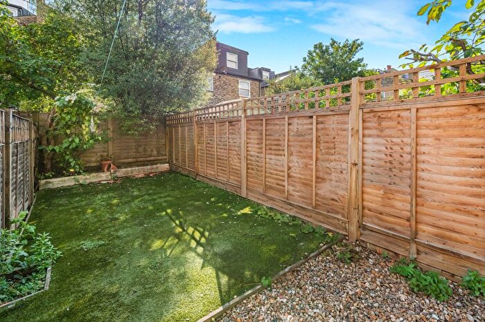 2 Bedroom Maisonette To Rent In Penwith Road, Earlsfield, London, SW18