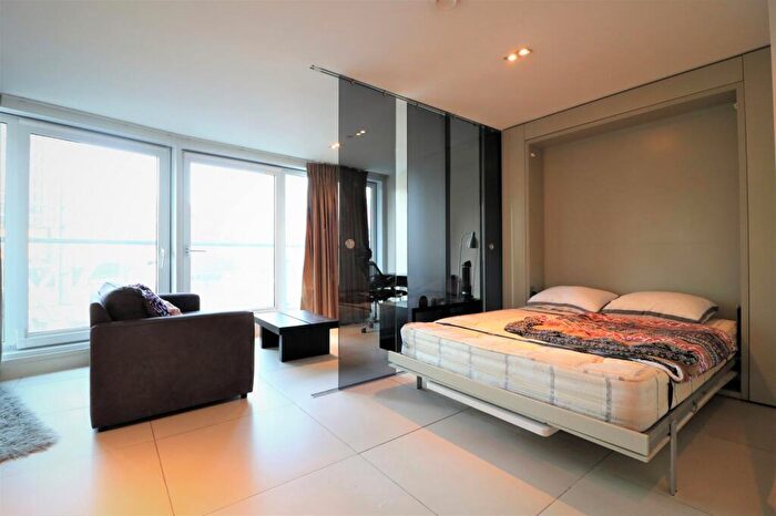 Apartment To Rent In Bezier Apartments, Old Street, Shoreditch, London, EC1Y