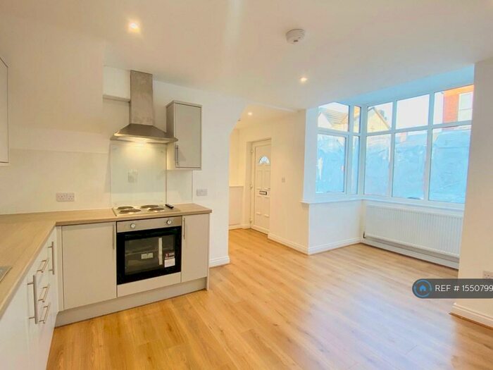 1 Bedroom Flat To Rent In Ferndale Road, Waterloo, Liverpool, L22