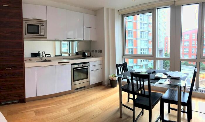 Studio To Rent In Ontario Tower, London, E14