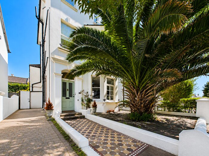 Studio For Sale In Westbourne Villas, Hove, BN3