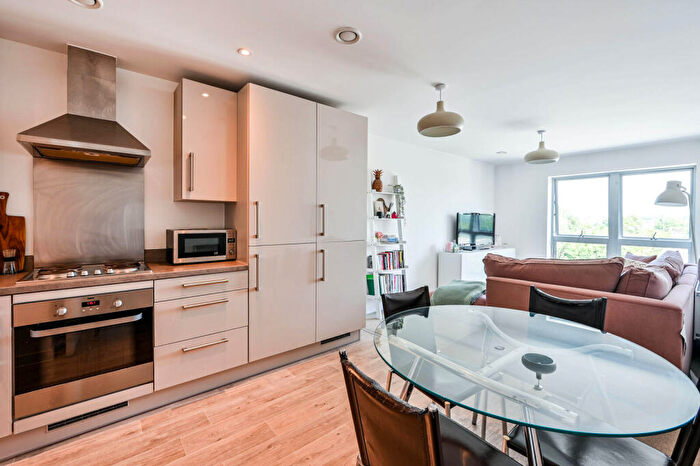 1 Bedroom Flat For Sale In Austen House, Guildford, GU1