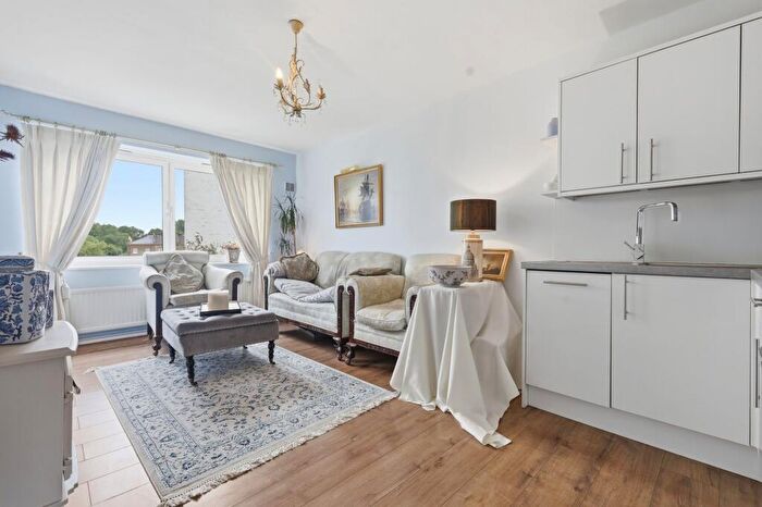 2 Bedroom Flat For Sale In Anderson Road, Hackney, E9