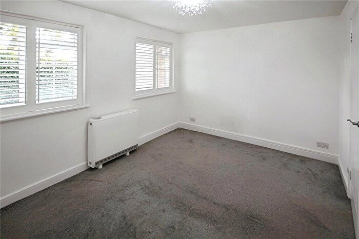 1 Bedroom Apartment To Rent In Hazelbank Road, Chertsey, Surrey, KT16