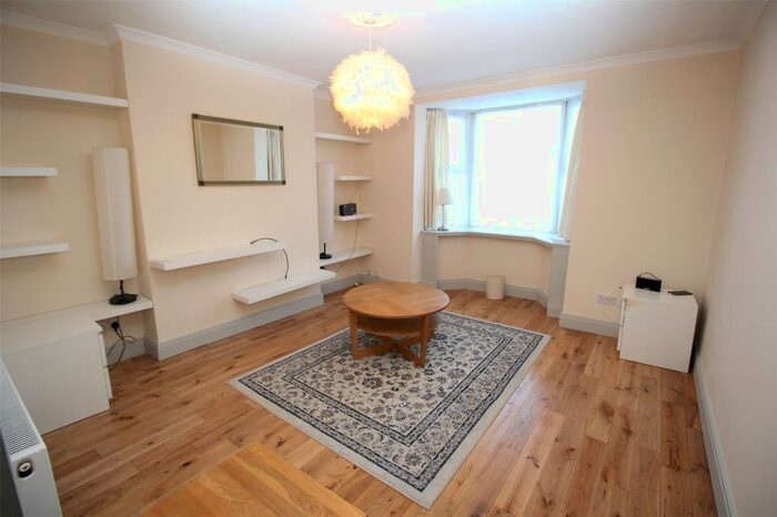 2 Bedroom Flat To Rent In Victoria Road, New Barnet EN4