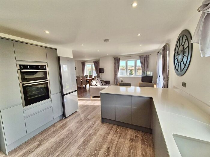 4 Bedroom Detached House For Sale In Crowntown, Helston, TR13