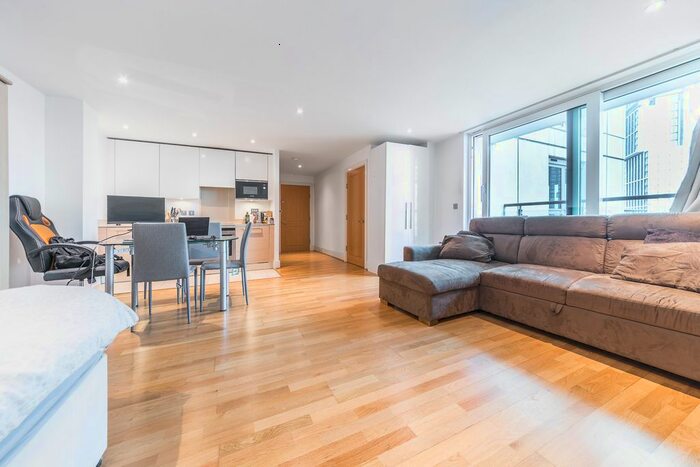 Studio To Rent In Kestrel House, St. George Wharf, London, SW8