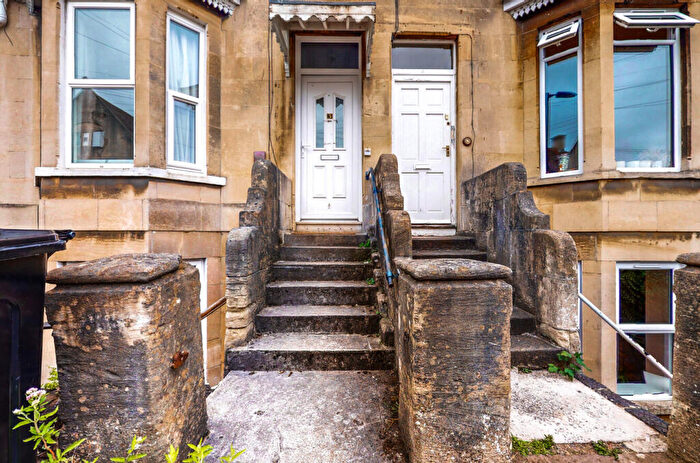 6 Bedroom Terraced House To Rent In Ashley Avenue, BA1