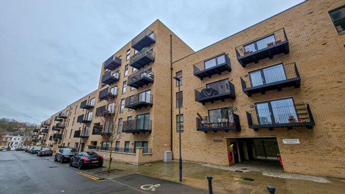 2 Bedroom Flat For Sale In Austwick Court, Brumwell Avenue, Woolwich, London, SE18
