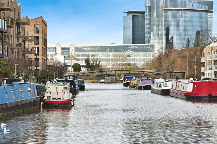 2 Bedroom Flat For Sale In Commerce Road, Brentford, TW8