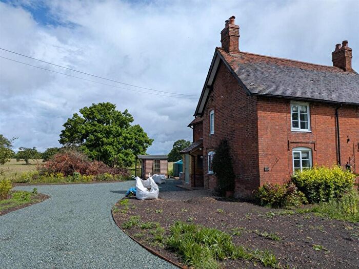 2 Bedroom Semi Detached House To Rent In Kemps Green Road, Hockley Heath, Solihull, B94