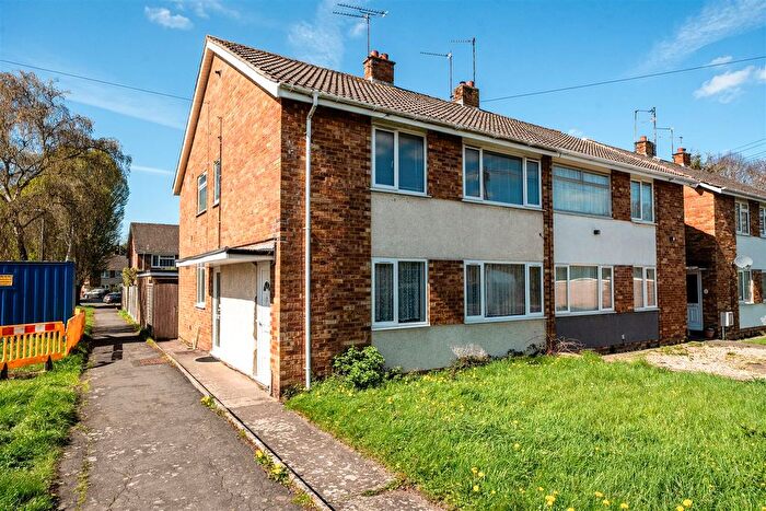 2 Bedroom Flat For Sale In Nash Close, Keynsham, Bristol, BS31