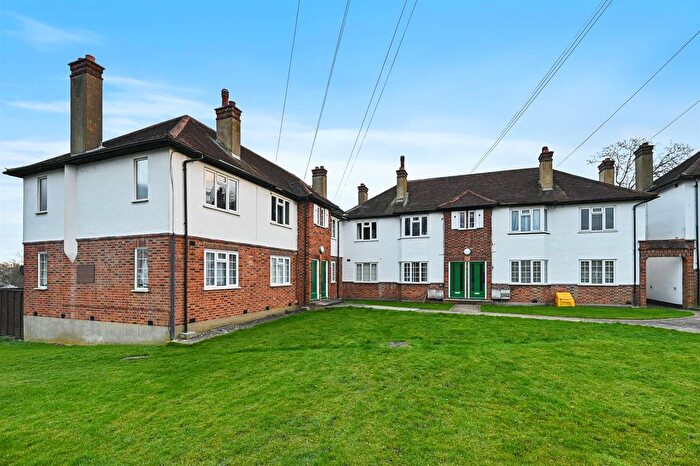 2 Bedroom Flat To Rent In Alberta Avenue, Cheam, SM1