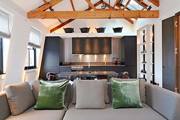 2 Bedroom Property To Rent In Cadogan Square, London, SW1X