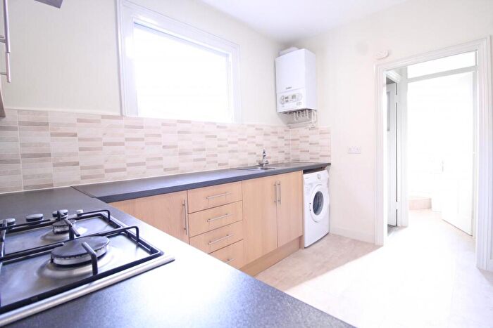 1 Bedroom Flat To Rent In Hawarden Road, London, E17