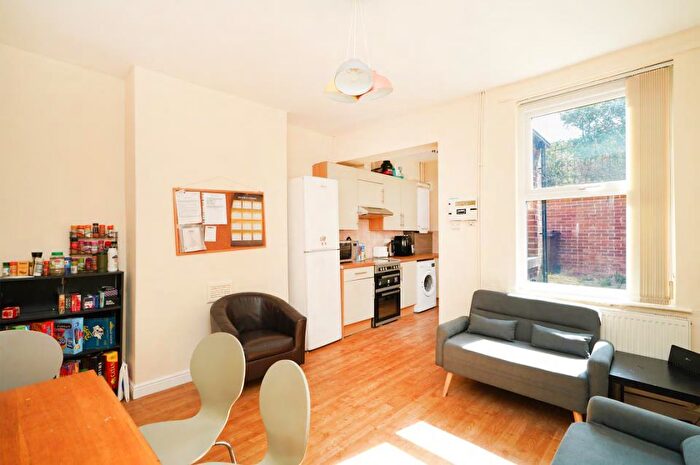 5 Bedroom Terraced House To Rent In Springvale Rd, Crookes, S10