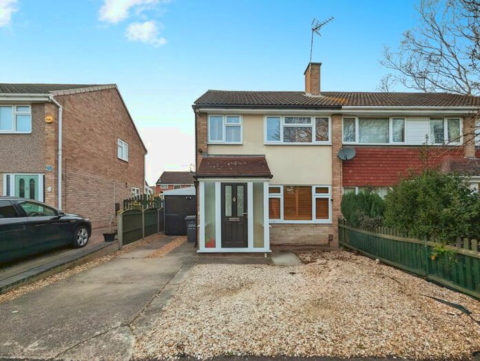 3 Bedroom House To Rent In Roydale Close, Loughborough, Leicestershire, LE11
