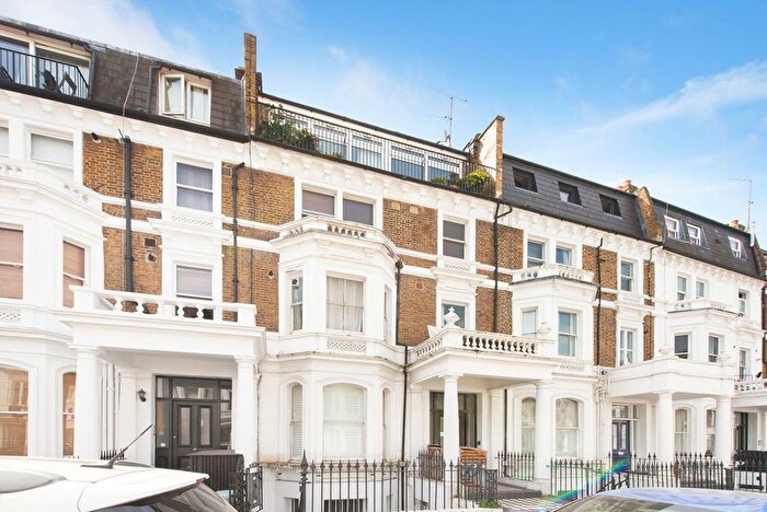 1 Bedroom Flat To Rent In Sinclair Gardens, Brook Green, W14